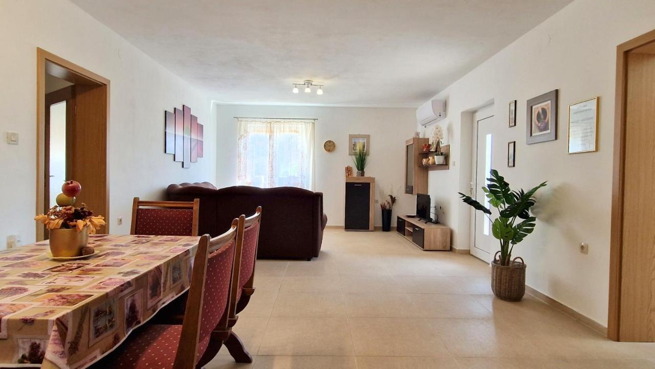 Apartment Katica Krk Town Eksteriør bilde