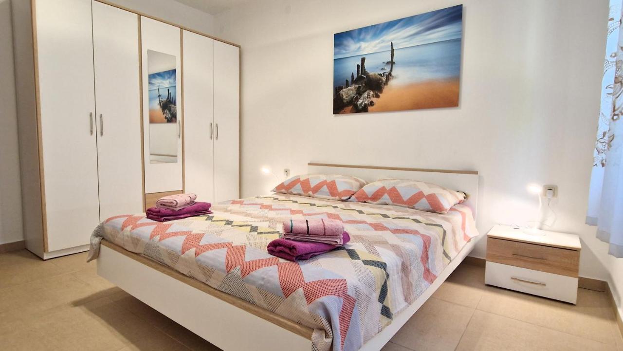 Apartment Katica Krk Town Eksteriør bilde